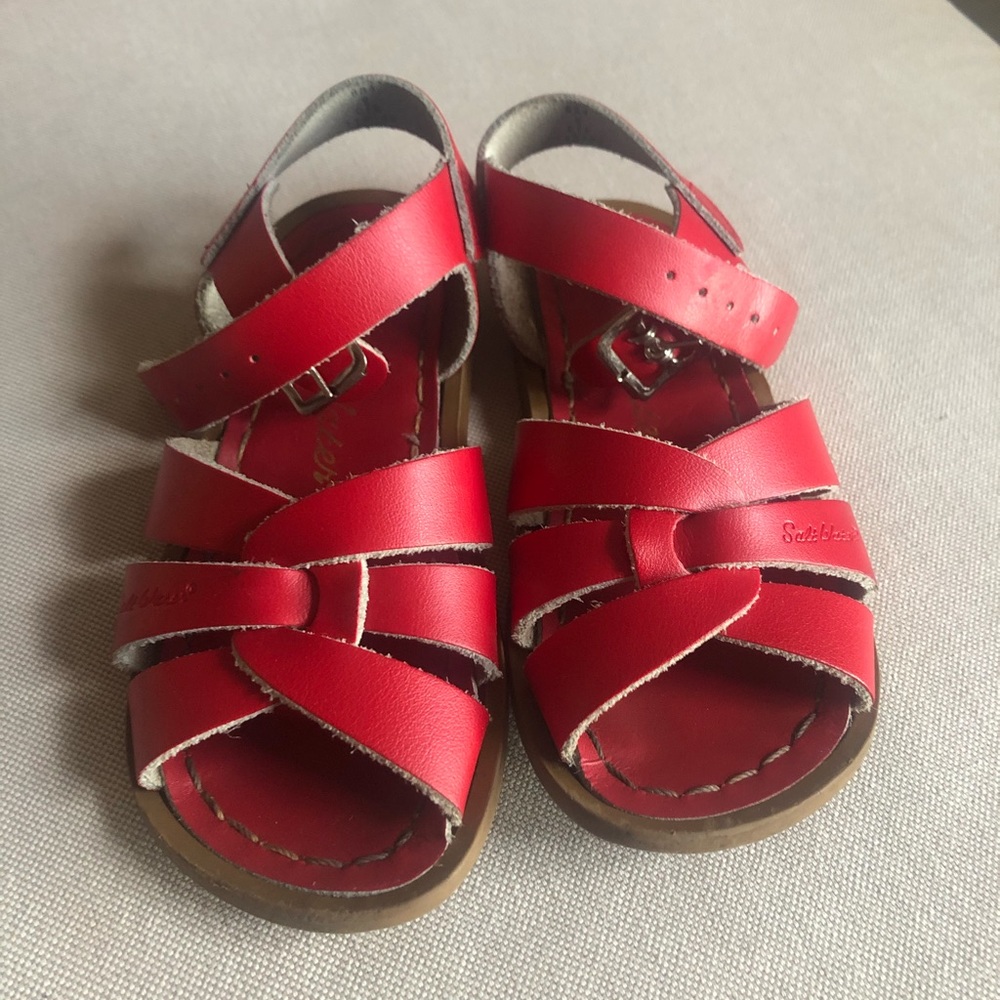 Saltwater sandals red